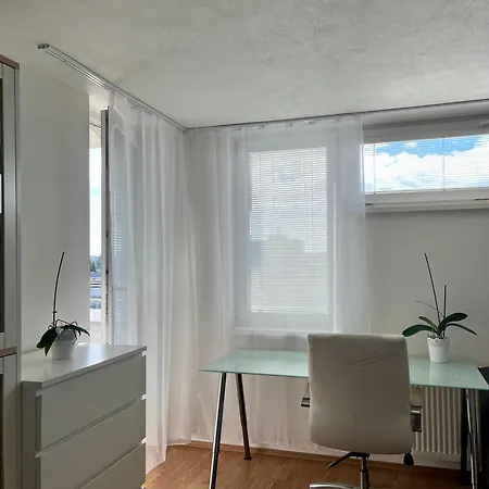 Sunny Near The Center Apartment Bratislava